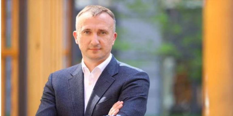 Карплюк біографія: життя і шлях Володимира Андрійовича