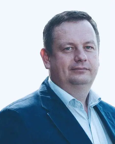 Життєвий шлях та професійна діяльність Євгена Олександровича Романенка