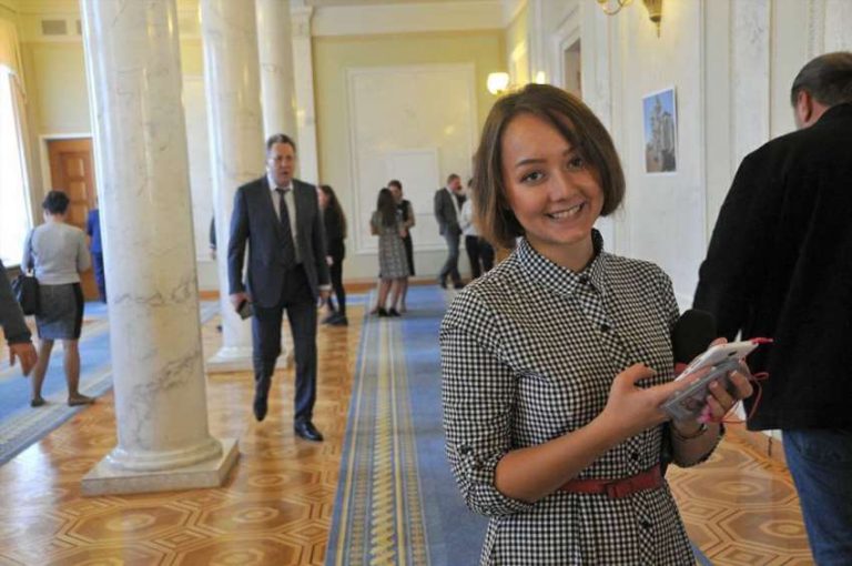 Анастасія Гусарєва: детальна біографія, творчий шлях та родинні деталі