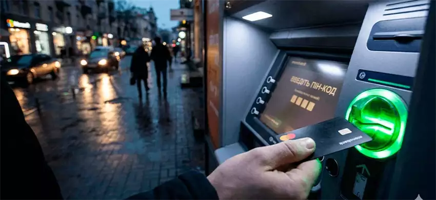 Monobank за кордоном 2026 – ліміти, платежі та хитрощі