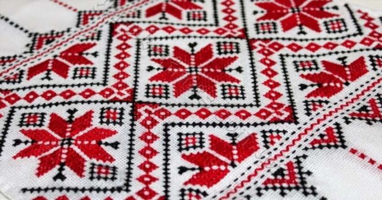 Вишитий підпис: закодовані імена в українському орнаменті