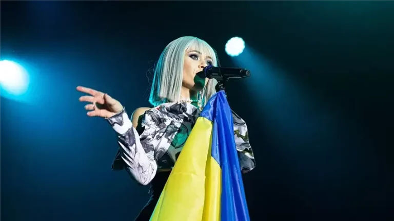 Юлія Саніна: сила голосу та пристрасть сценічної присутності