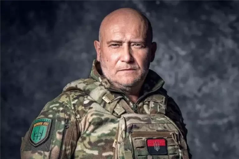 Дмитро Анатолійович Ярош воїн співець нації в полум'ї війни